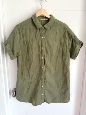 Soft Surroundings Olive Green Short-Sleeve Button-Down Shirt